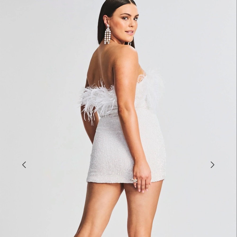 Retrofete NWT XXLarge White Sequin Feather Strapless Torin Dress - Picture 4 of 14